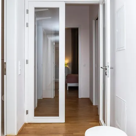 Elegant Apartman *